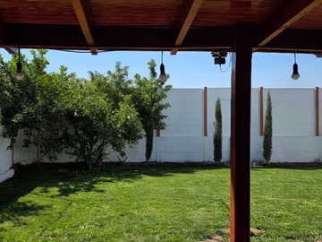 Arriendo Mensual / Casa / Colina