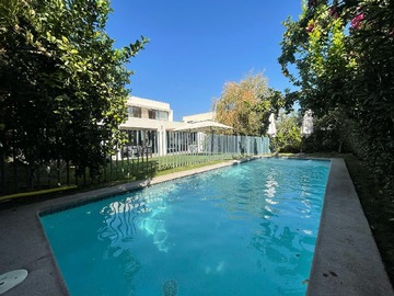 Arriendo Mensual / Casa / Colina
