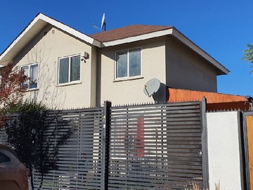 Arriendo Mensual / Casa / Colina