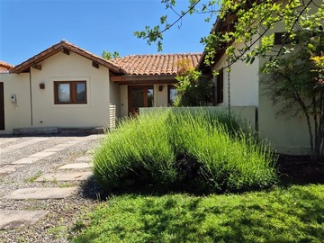 Arriendo Mensual / Casa / Colina