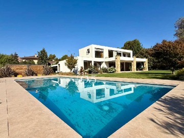 Arriendo Mensual / Casa / Colina