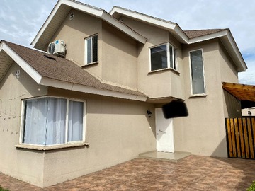 Arriendo Mensual / Casa / Colina
