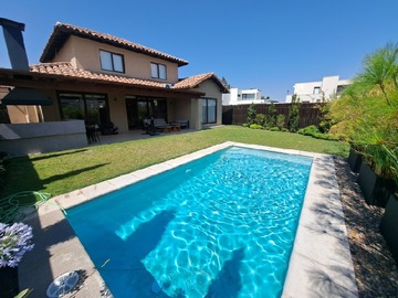 Arriendo Mensual / Casa / Colina