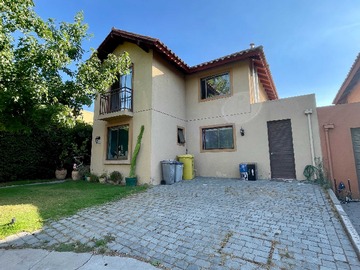 Arriendo Mensual / Casa / Colina
