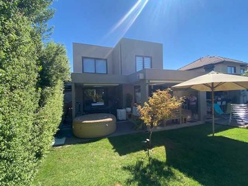 Arriendo Mensual / Casa / Colina