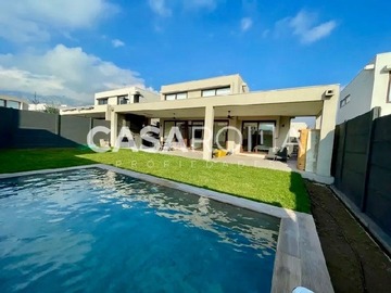 Arriendo Mensual / Casa / Colina