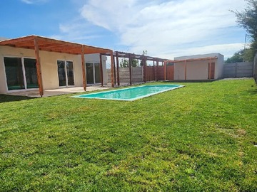Arriendo Mensual / Casa / Colina