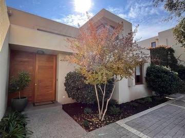 Arriendo Mensual / Casa / Colina