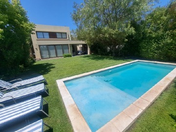 Arriendo Mensual / Casa / Colina