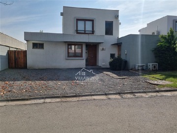 Arriendo Mensual / Casa / Colina