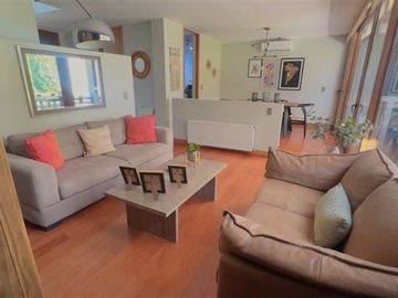 Arriendo Mensual / Casa / Colina