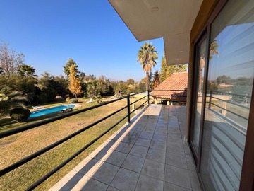 Arriendo Mensual / Casa / Colina