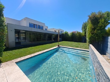 Arriendo Mensual / Casa / Colina