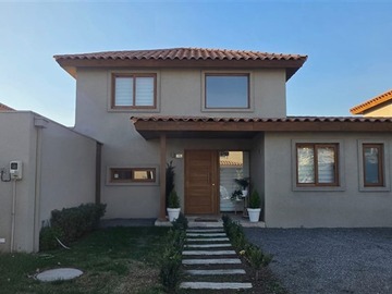 Arriendo Mensual / Casa / Colina
