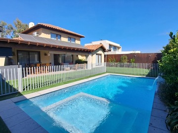 Arriendo Mensual / Casa / Colina