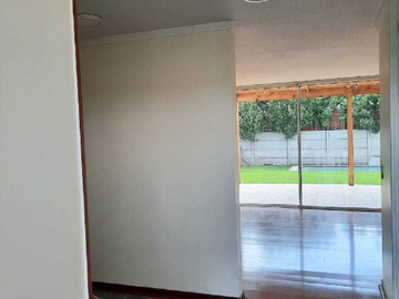 Arriendo Mensual / Casa / Colina