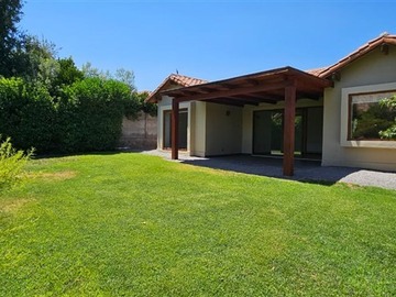 Arriendo Mensual / Casa / Colina