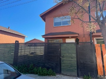 Arriendo Mensual / Casa / Colina