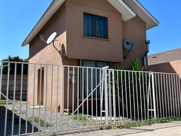 Arriendo Mensual / Casa / Colina