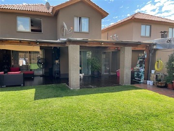 Arriendo Mensual / Casa / Colina