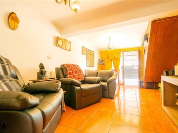 Arriendo Mensual / Casa / Colina