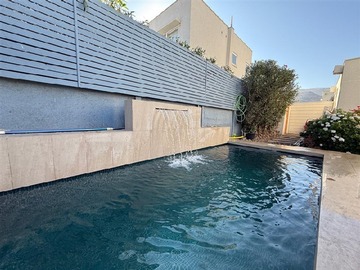 Arriendo Mensual / Casa / Colina