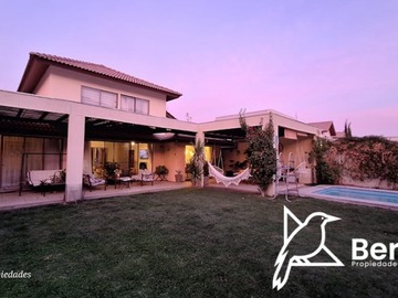 Arriendo Mensual / Casa / Colina