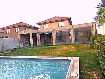 Arriendo Mensual / Casa / Colina