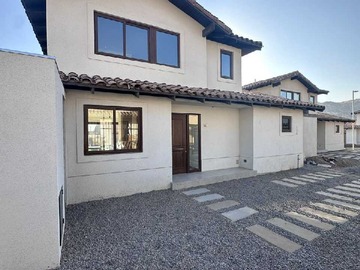 Arriendo Mensual / Casa / Colina