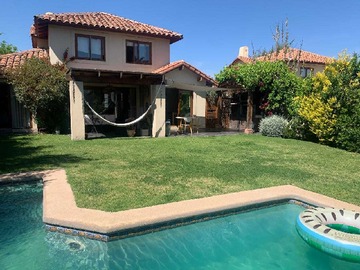 Arriendo Mensual / Casa / Colina