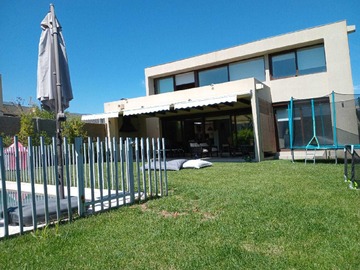 Arriendo Mensual / Casa / Colina