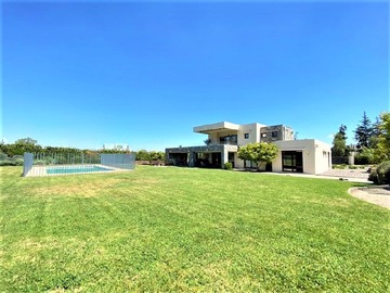 Arriendo Mensual / Casa / Colina