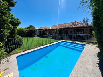 Arriendo Mensual / Casa / Colina