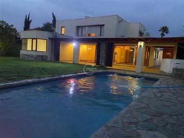 Arriendo Mensual / Casa / Colina
