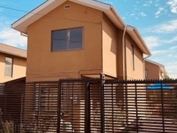 Arriendo Mensual / Casa / Colina