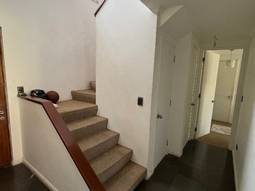 Arriendo Mensual / Casa / Colina