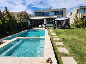 Arriendo Mensual / Casa / Colina