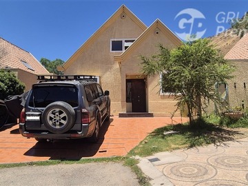 Arriendo Mensual / Casa / Colina