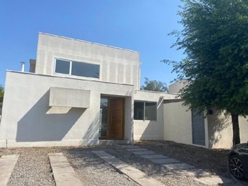 Arriendo Mensual / Casa / Colina