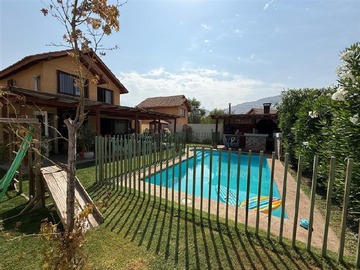 Arriendo Mensual / Casa / Colina