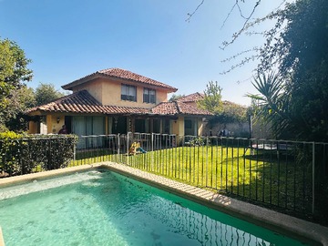Arriendo Mensual / Casa / Colina
