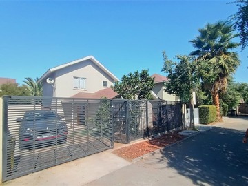 Arriendo Mensual / Casa / Colina