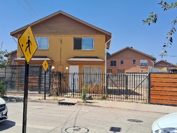 Arriendo Mensual / Casa / Colina