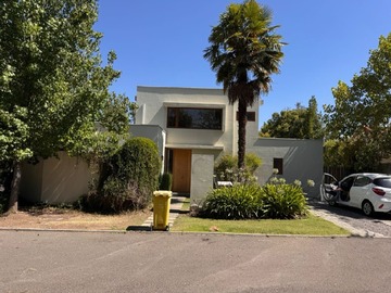 Arriendo Mensual / Casa / Colina