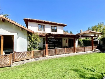 Arriendo Mensual / Casa / Colina