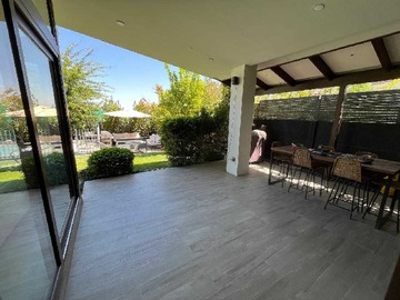 Arriendo Mensual / Casa / Colina