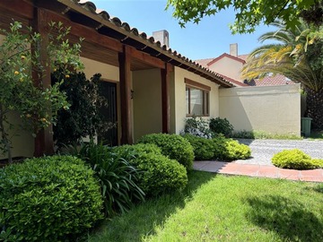 Arriendo Mensual / Casa / Colina