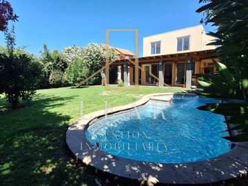 Arriendo Mensual / Casa / Colina