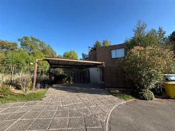 Arriendo Mensual / Casa / Colina