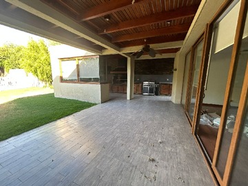 Arriendo Mensual / Casa / Colina